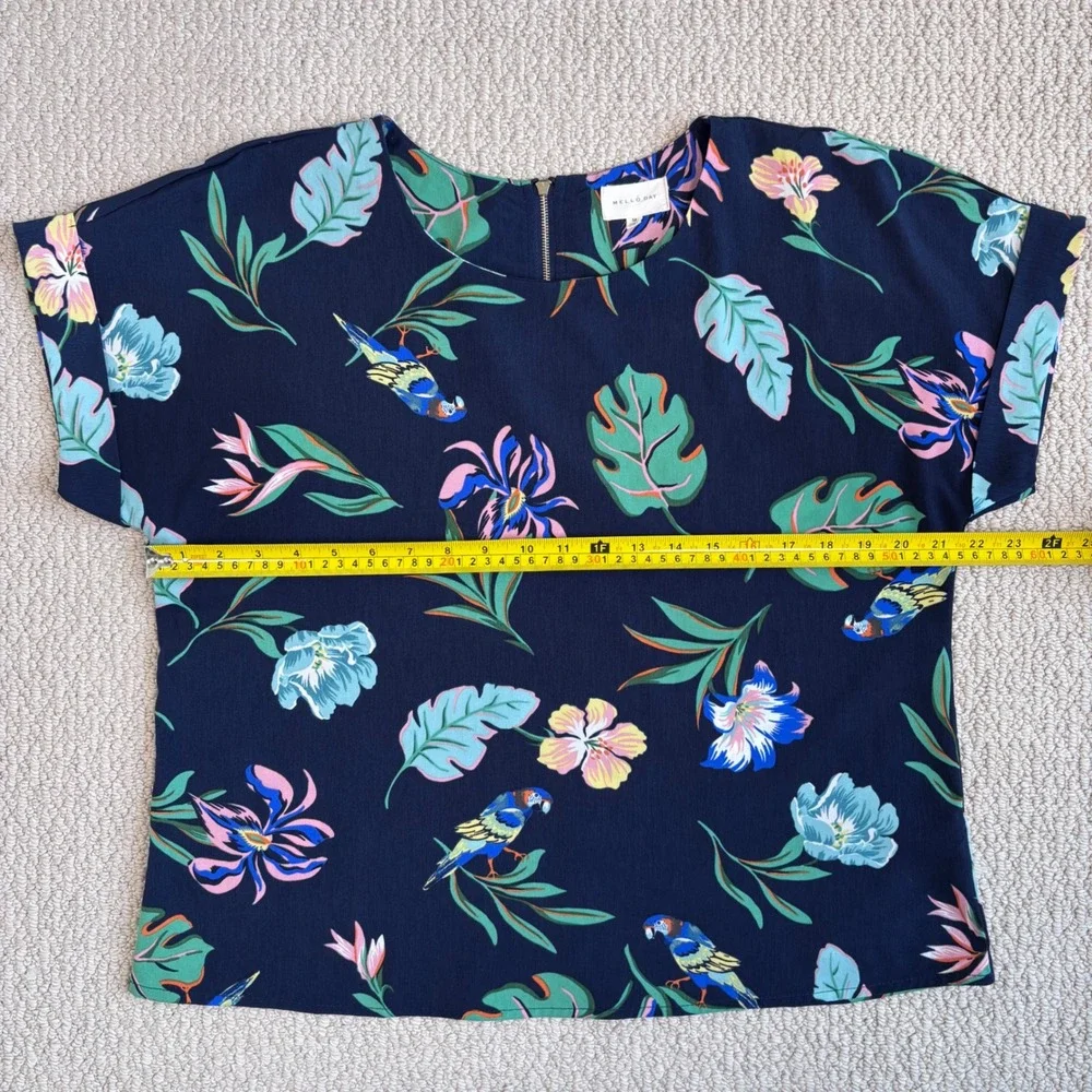 MELLO DAY Tropical Floral Print Blouse, Size Medium, Navy Blue Short Sleeve‎ Top - Picture 6 of 16